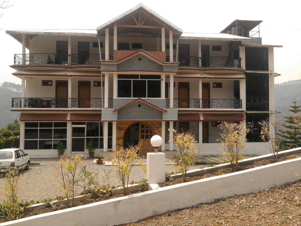 Sapphire Inn Bhimtal Luaran gambar
