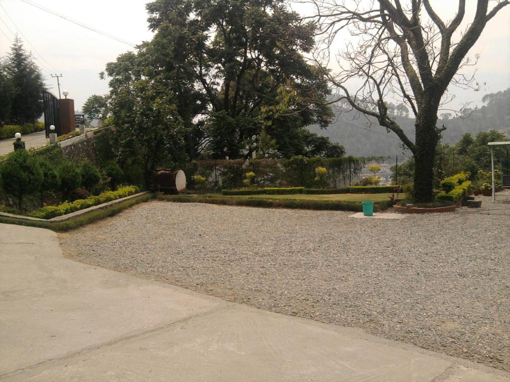 Sapphire Inn Bhimtal Luaran gambar