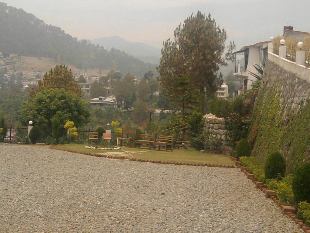 Sapphire Inn Bhimtal Luaran gambar